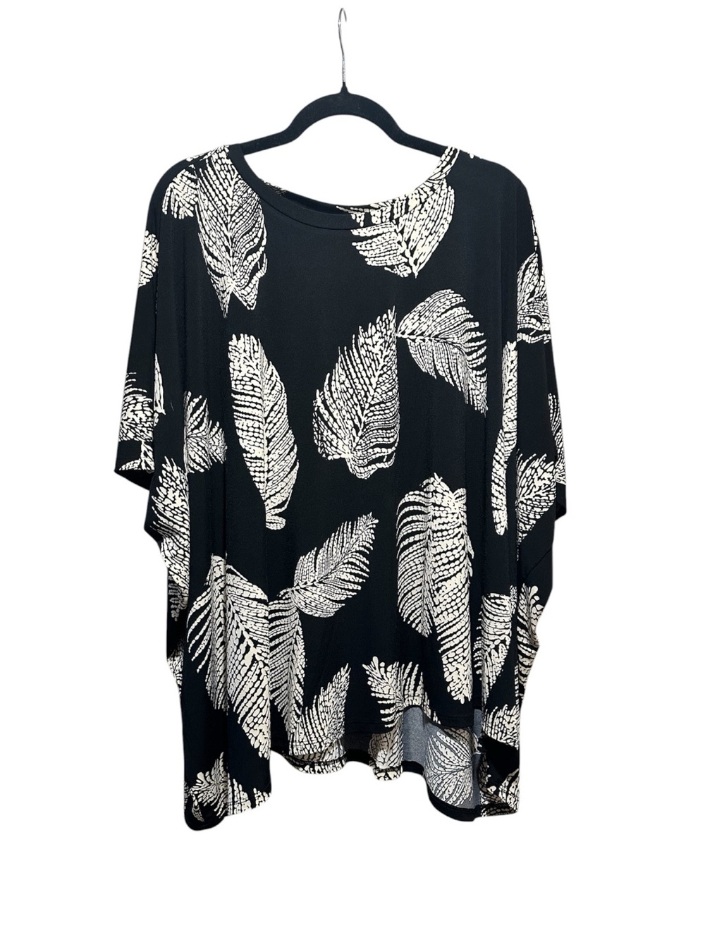 RACHEL Rachel Roy Black Top with White Feather Print Size 1X - Picture 3 of 7